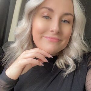 MEET YOUR POSHER - ABBY ❤️‍🔥